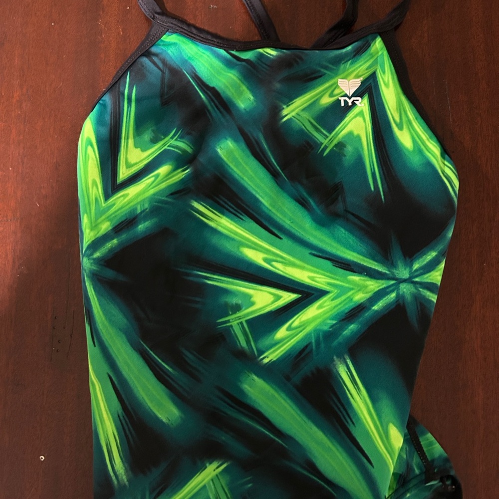 TYR Dynamic Green and Black Swimsuit